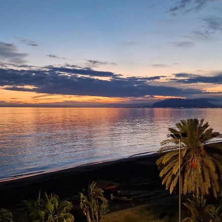 Primera Linea De Playa Con Vistas Al Mar Ринкон-де-ла-Викториа Экстерьер фото